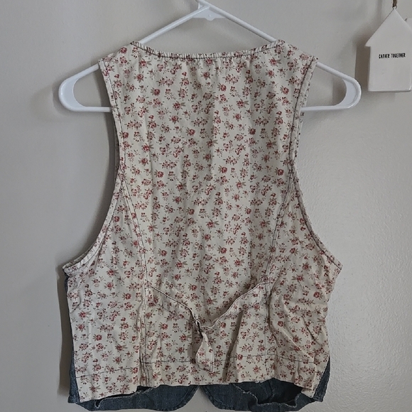 BeBop Denim With Floral Vest - Picture 4 of 5